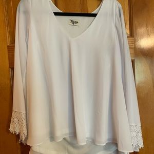 Long sleeve too with great sleeve detail